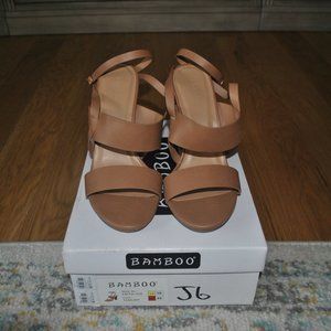 NEW Bamboo Faith Tan Chunky Heel, Size 10